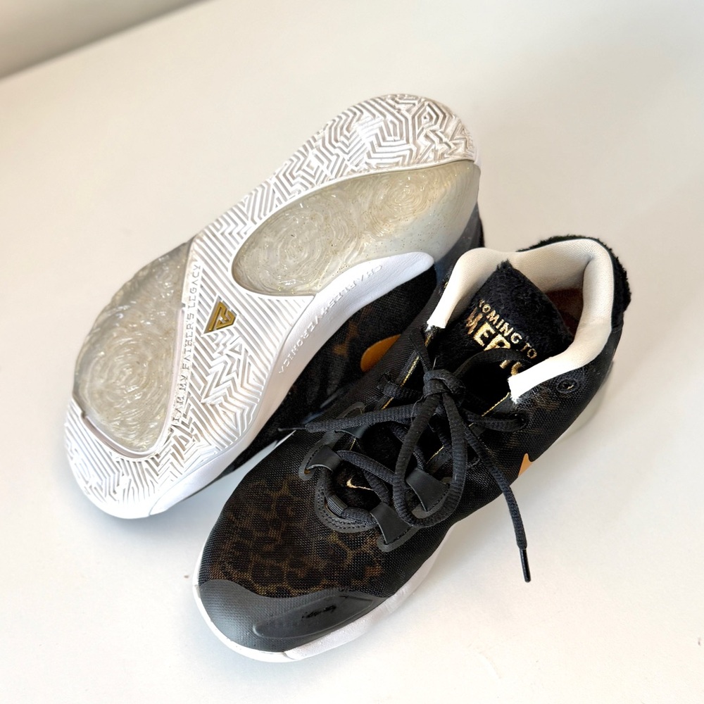 Nike Freak 1 GS Animal Print Coming to America - Picture 3 of 10